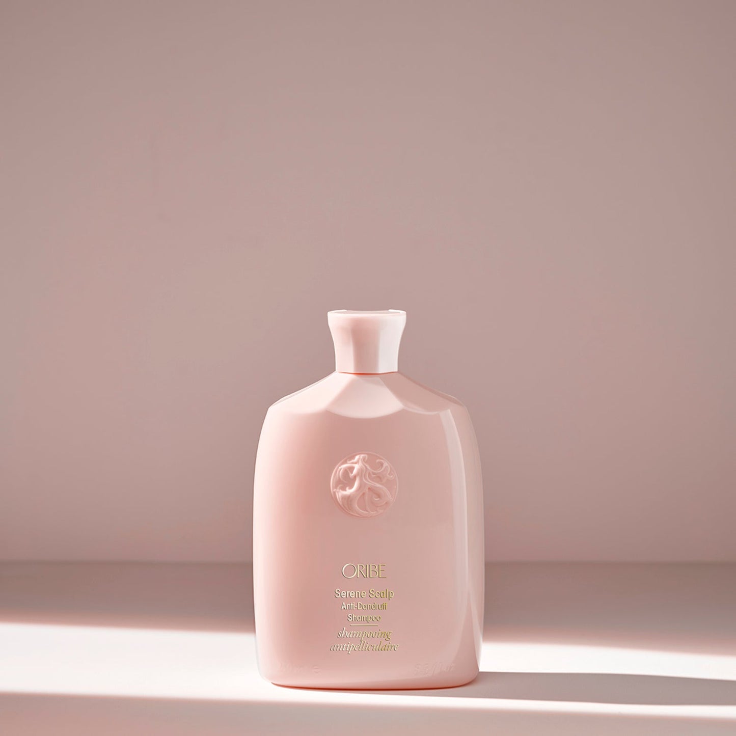 Oribe Serene Scalp Balancing Anti-Dandruff Shampoo - 250 ml must-hair