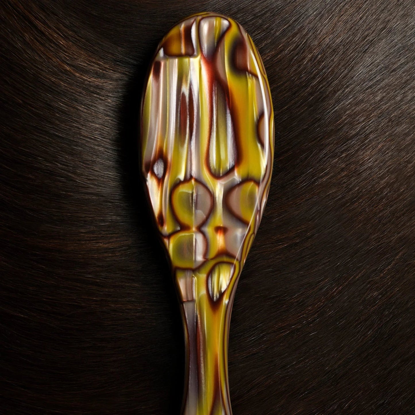 Oribe Italian Resin Flat Brush must-hair