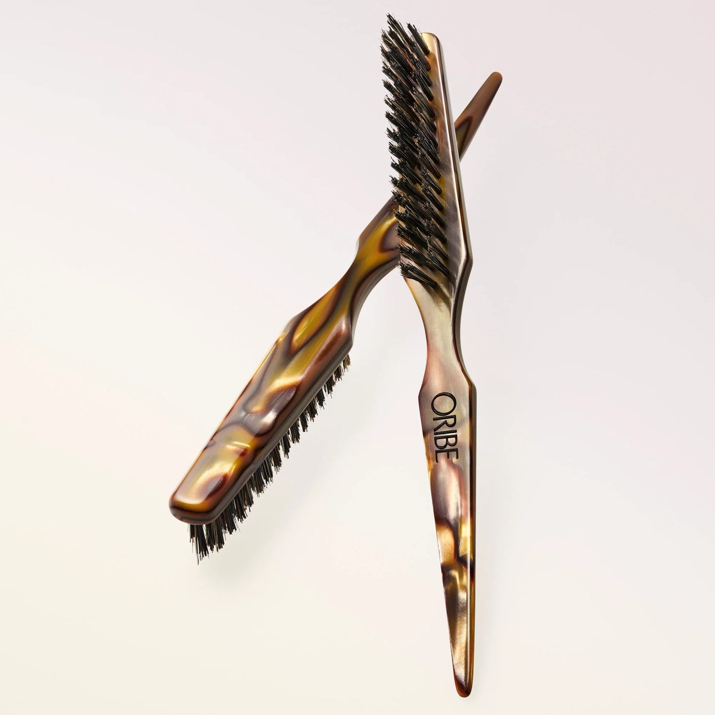 Oribe Italian Resin Teasing Brush must-hair