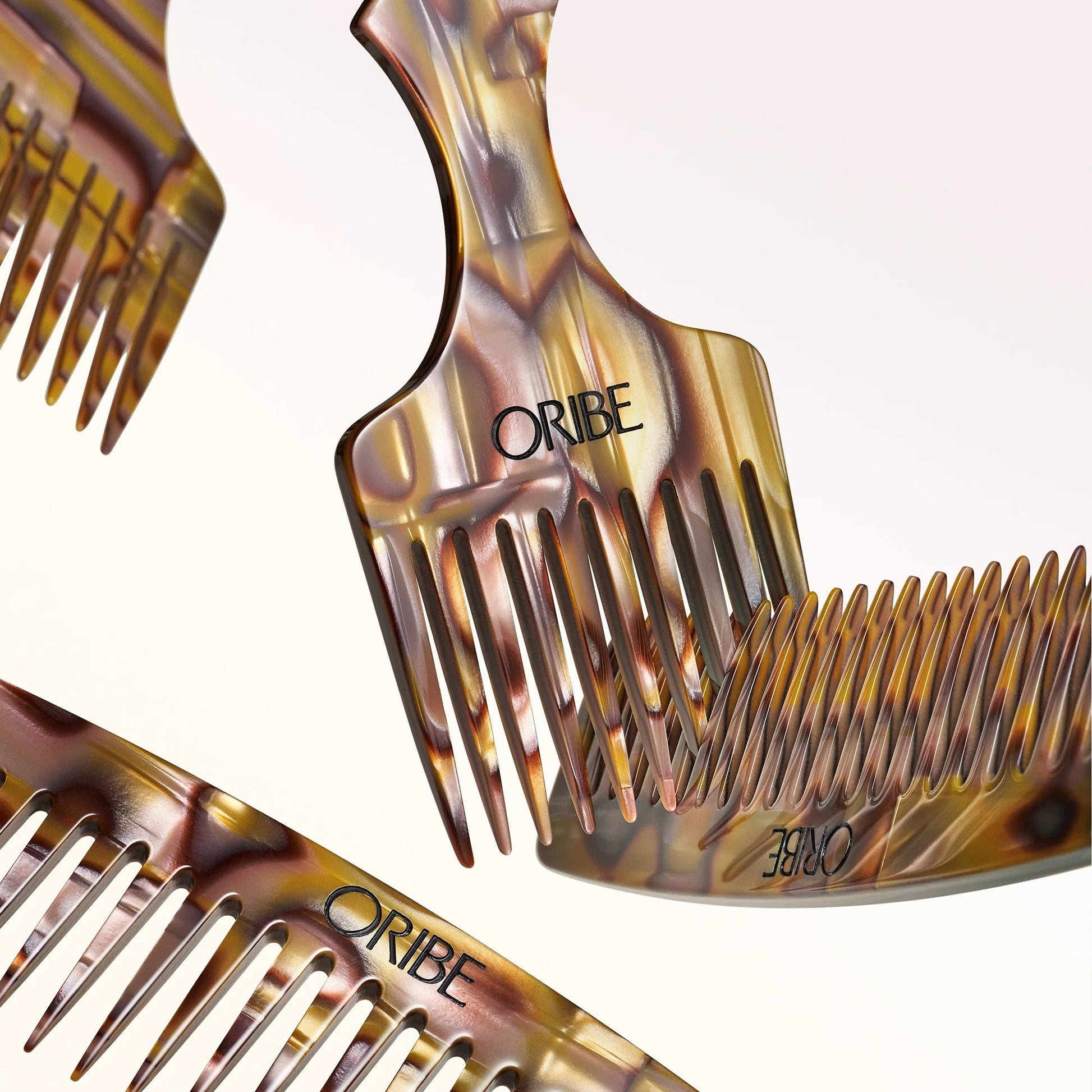 Oribe Italian Resin Hair Pick must-hair